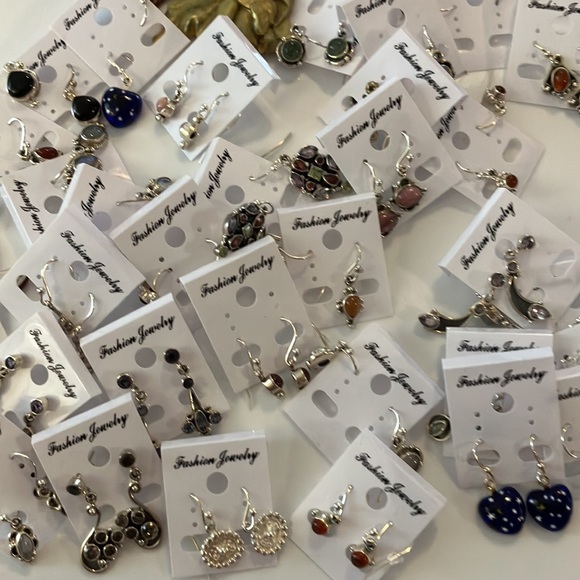 35 piece lot of ladies, beautiful sterling, silver earrings, beautiful jewelry - Picture 2 of 7